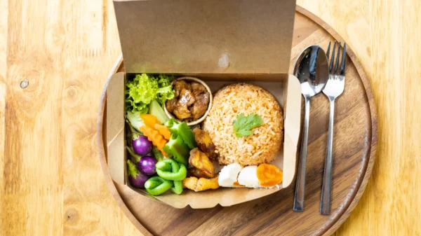 DeeCatering รับจัดเลี้ยงอาหารกล่อง meal box